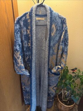 Shyanne boot barn Blue & Tan Fuzzy Open-Front Patterned long Cardigan